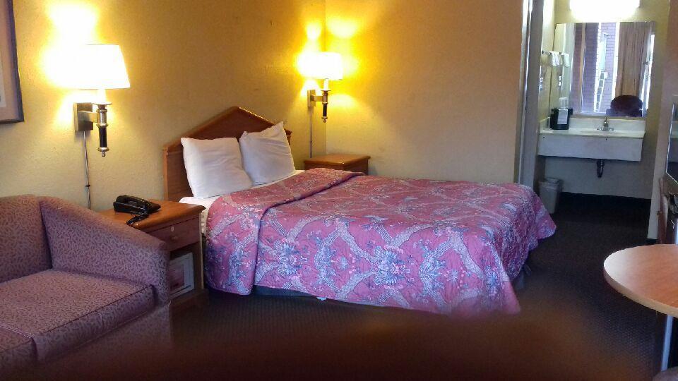בירמינגהם Budgetel Inn And Suites מראה חיצוני תמונה