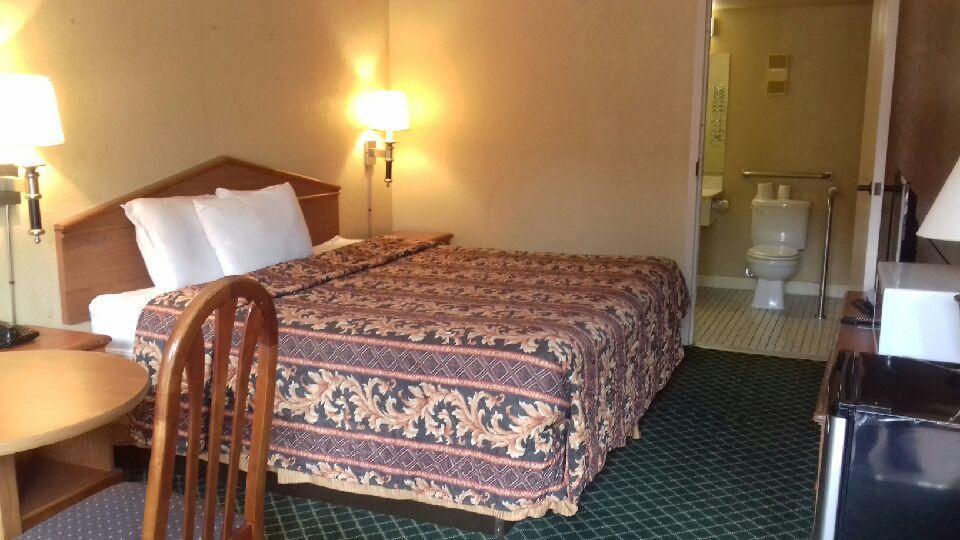 בירמינגהם Budgetel Inn And Suites מראה חיצוני תמונה